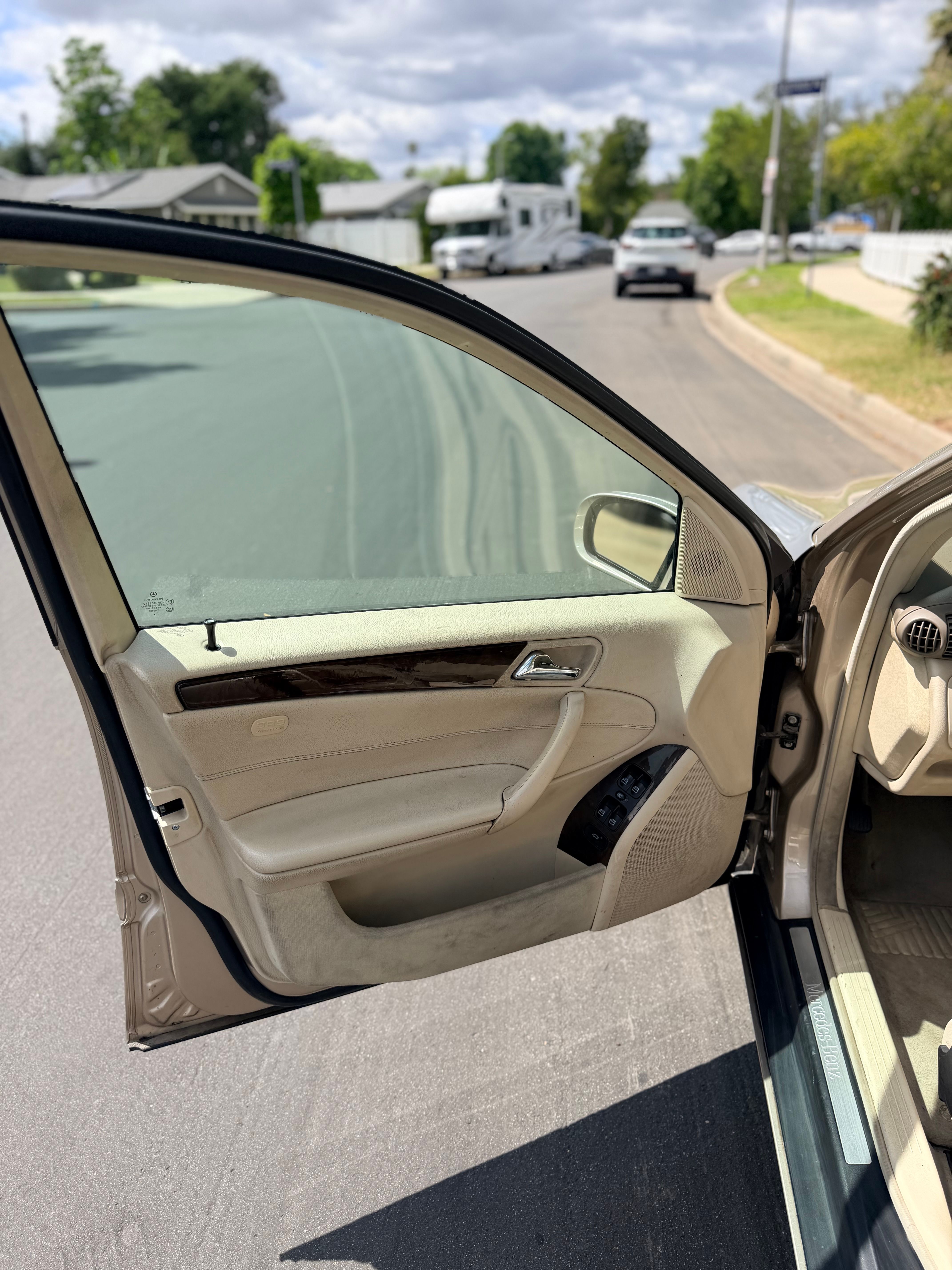 Used 2005 Mercedes-Benz C 240 Sedan image 10