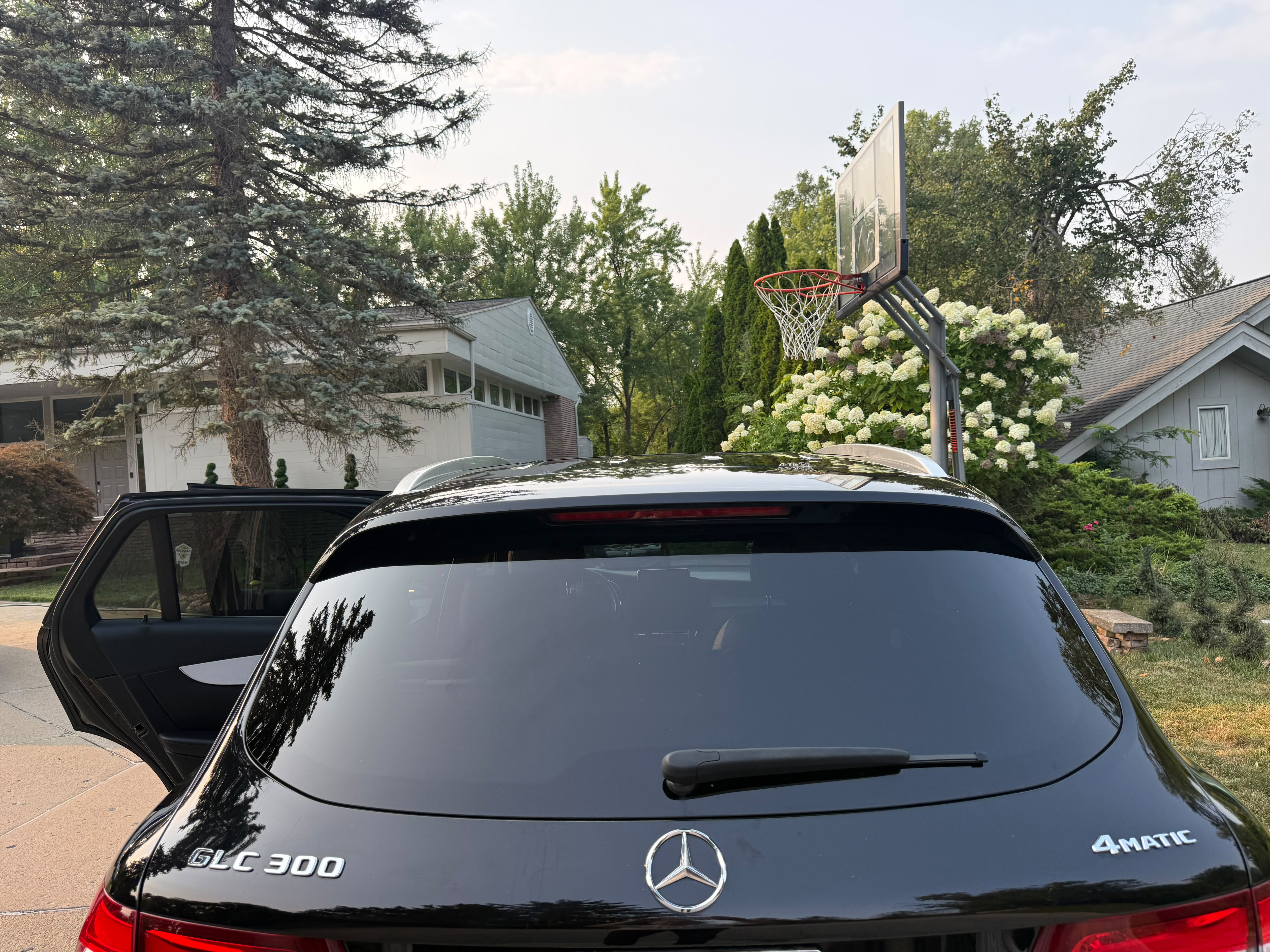 Used 2019 Mercedes-Benz GLC 300 4MATIC image 5