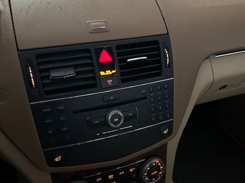 Used 2008 Mercedes-Benz C 300 4MATIC Sedan image 6