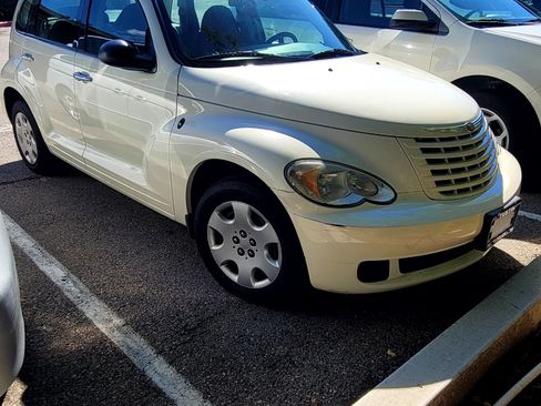 Used 2008 Chrysler PT Cruiser image 2