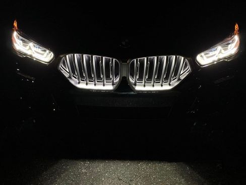 Used 2020 BMW X6 xDrive40i w/ M Sport Package image 6