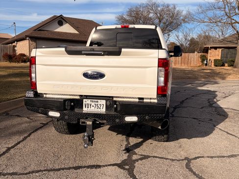 Used 2017 Ford F250 Lariat w/ Lariat Value Package image 14