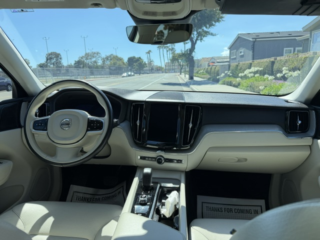 Used 2023 Volvo XC60 B5 Plus w/ Climate Package FWD image 9