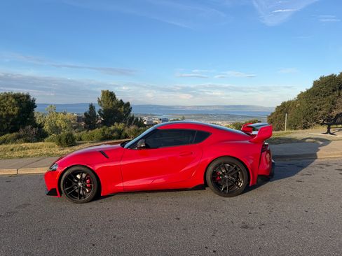 Used 2020 Toyota Supra Launch Edition w/ Driver Assist Package image 2