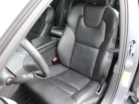 Used 2020 Volvo V60 T5 Momentum FWD image 20