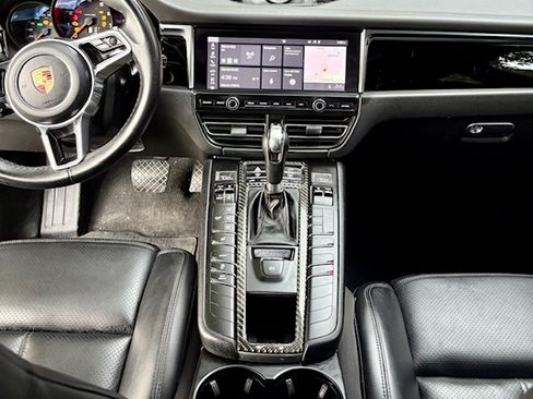 Used 2019 Porsche Macan image 17