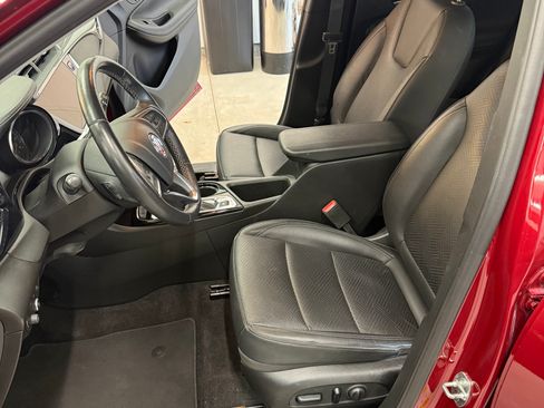 Used 2020 Buick Encore GX Essence w/ Experience Buick Package FWD image 16