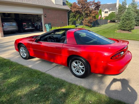 Used 2002 Chevrolet Camaro LT w/ Preferred Equipment Group 1 RWD image 1