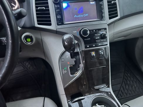 Used 2013 Toyota Venza XLE image 2