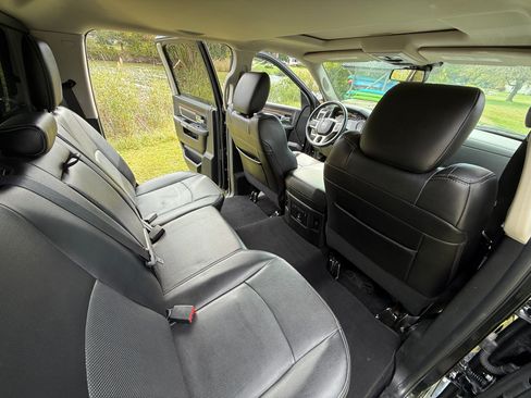 Used 2016 RAM 1500 Laramie w/ Convenience Group image 8