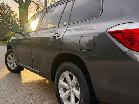 Used 2010 Toyota Highlander 4WD image 9