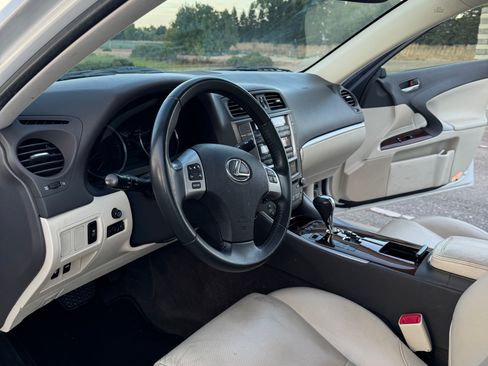 Used 2013 Lexus IS 250 w/ Premium Pkg Value Edition RWD image 22