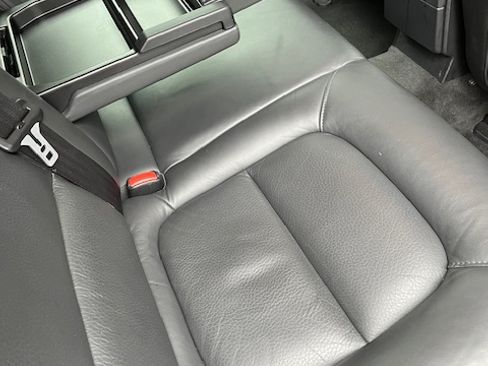 Used 2010 Volvo XC70 3.2 image 16