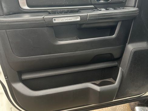 Used 2018 RAM 3500 Laramie Longhorn image 16