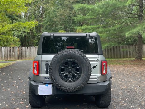 Used 2023 Ford Bronco Wildtrak image 5