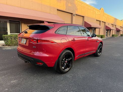 Used 2018 Jaguar F-PACE R-Sport image 12