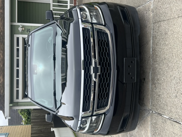 Used 2018 Chevrolet Suburban LT RWD image 1