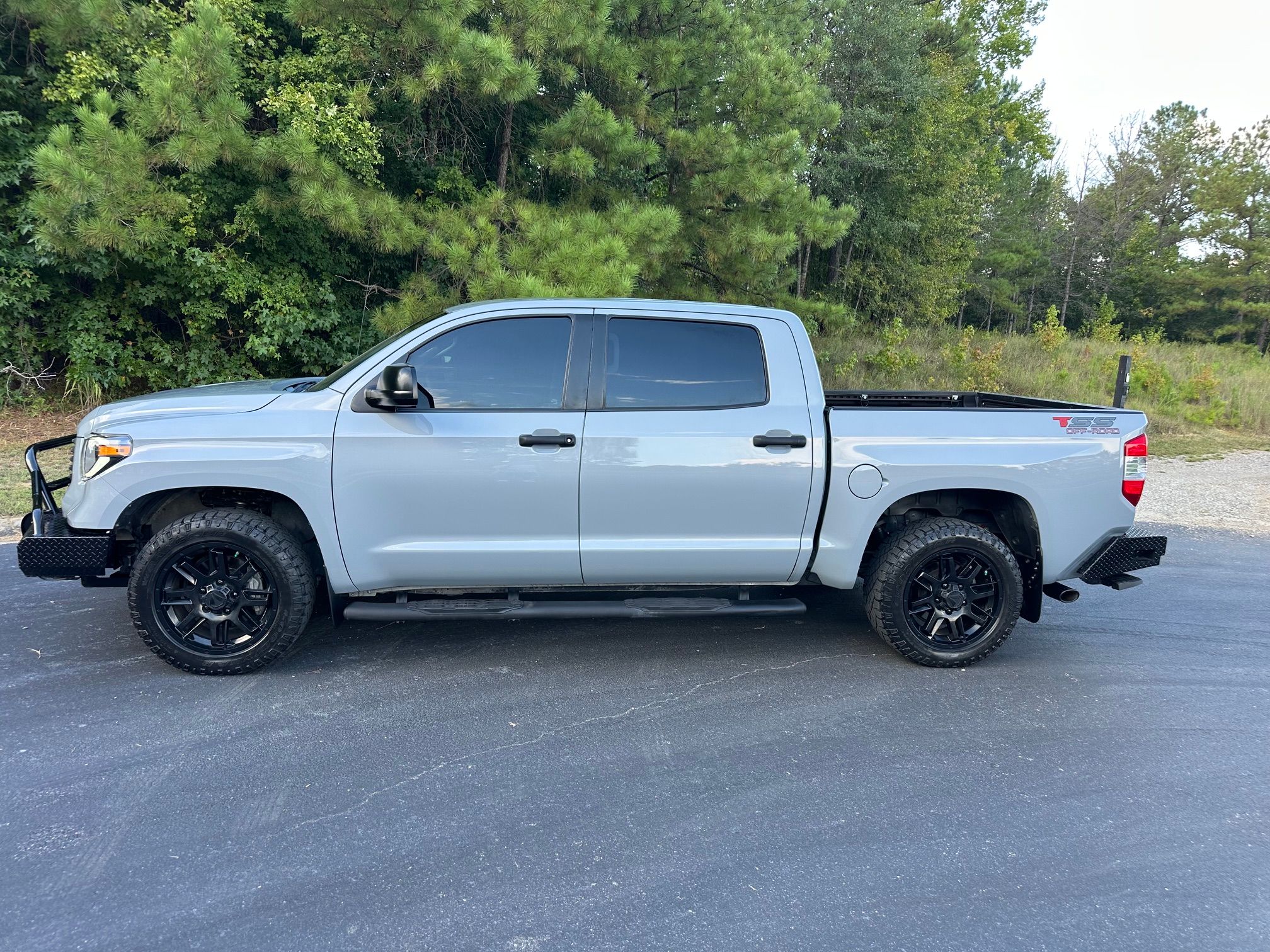 Used 2019 Toyota Tundra SR5 w/ SR5 Upgrade Package AWD/4WD image 8