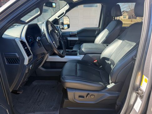 Used 2022 Ford F250 Lariat w/ Chrome Package image 9