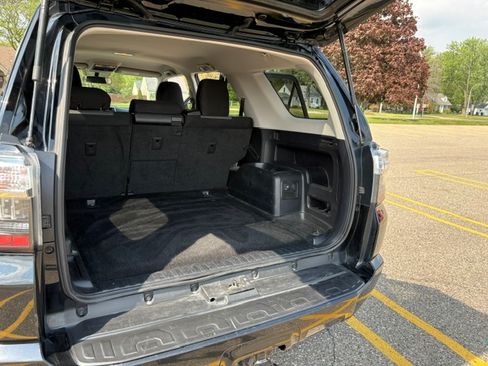 Used 2019 Toyota 4Runner SR5 RWD image 10
