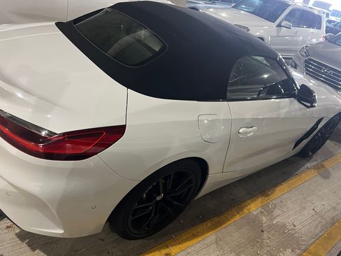 Used 2022 BMW Z4 M40i w/ Premium Package RWD image 8
