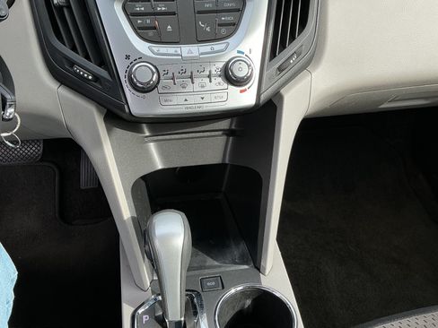 Used 2010 Chevrolet Equinox LS image 10