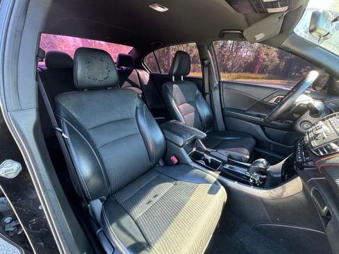 Used 2016 Honda Accord Sport image 9