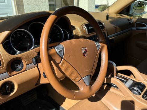 Used 2009 Porsche Cayenne AWD/4WD image 9