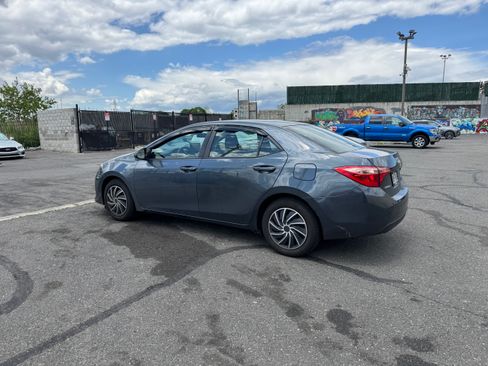 Used 2019 Toyota Corolla LE FWD image 1