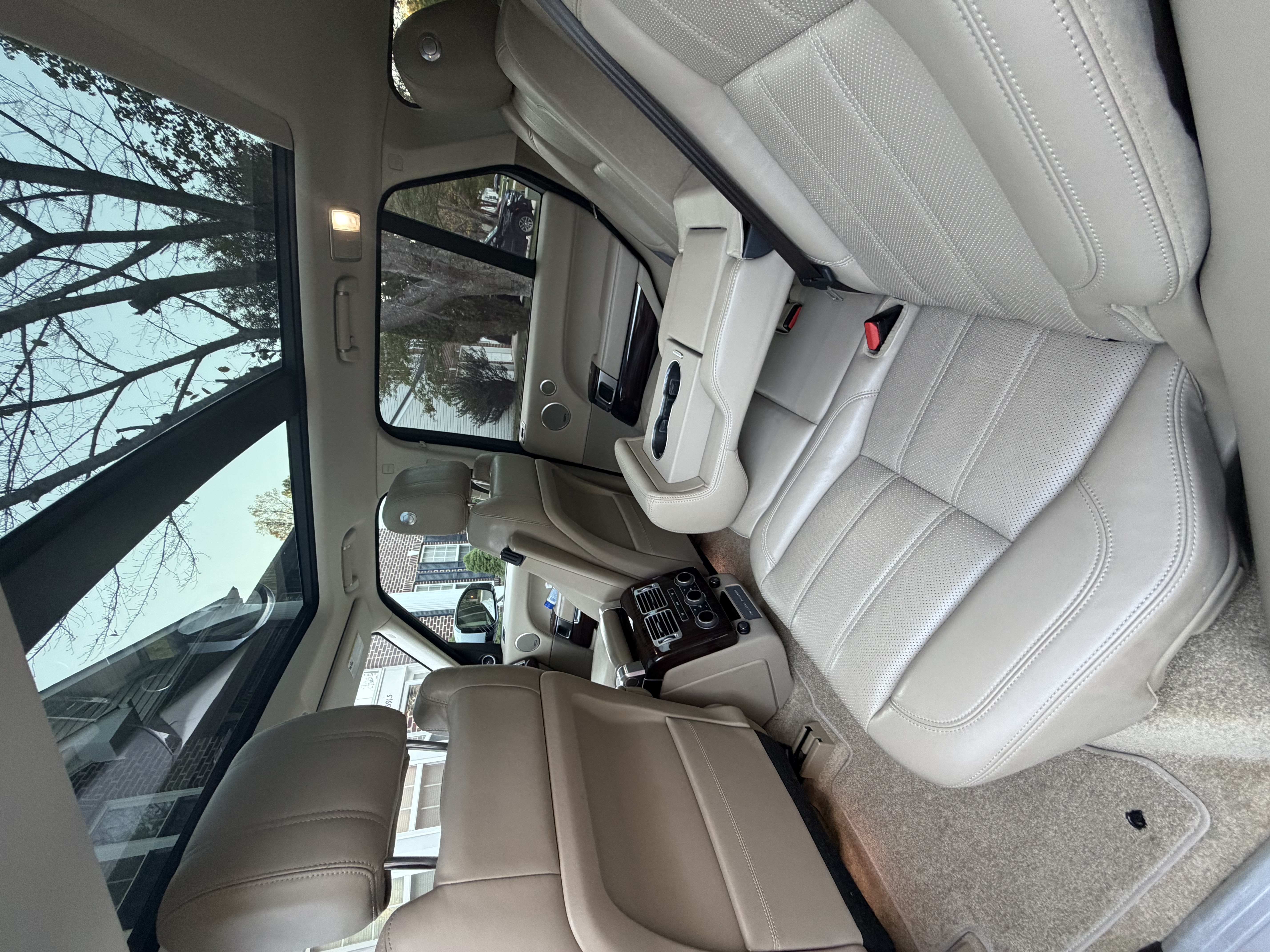 Used 2017 Land Rover Range Rover Supercharged AWD/4WD image 9