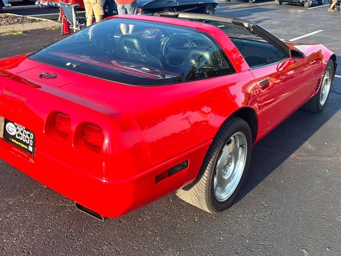 Used 1995 Chevrolet Corvette Coupe image 9