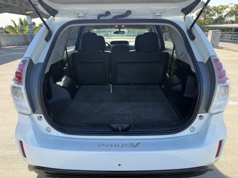 Used 2015 Toyota Prius V Three image 14