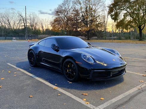 Used 2022 Porsche 911 Carrera 4 AWD/4WD image 5