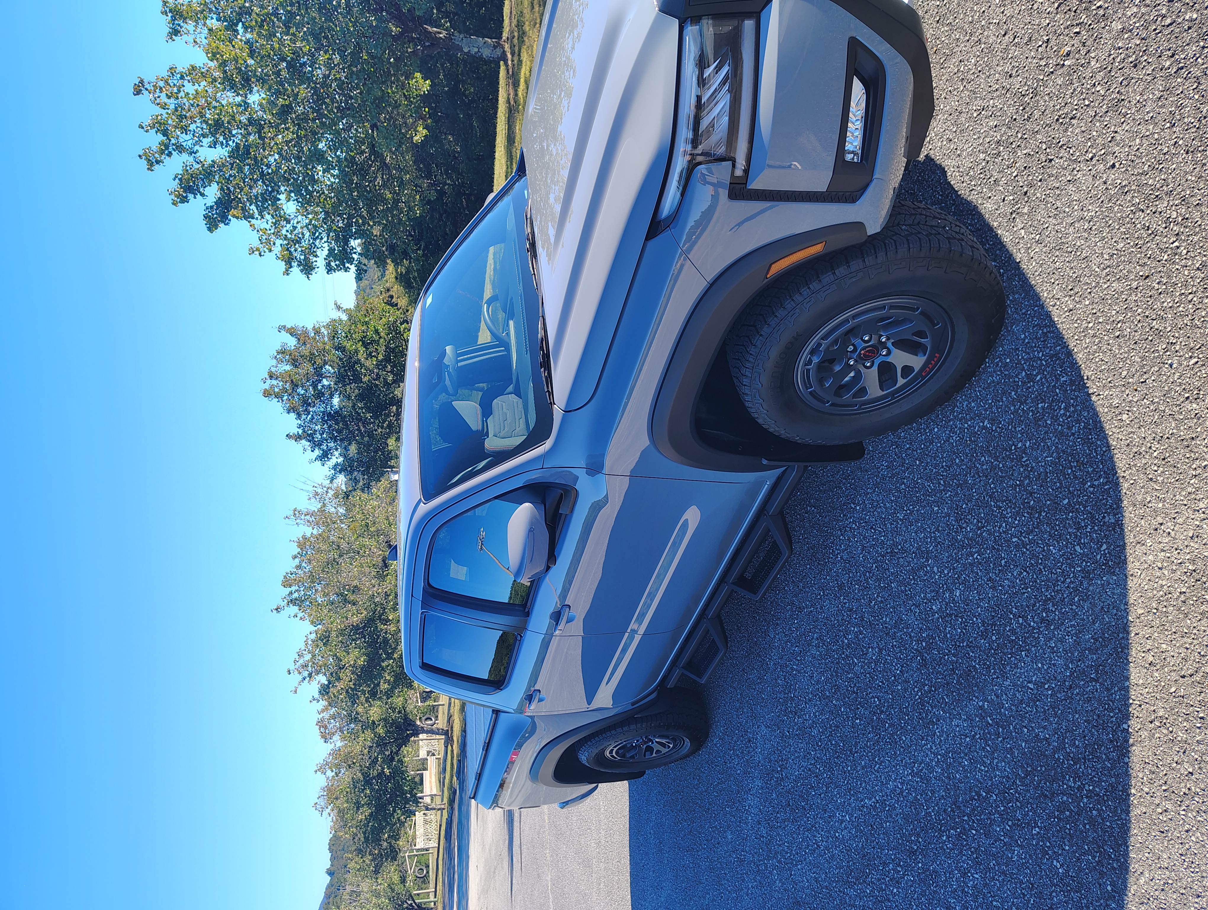 Used 2026 Nissan Frontier PRO-4X w/ Pro-4x Convenience Package AWD/4WD image 2