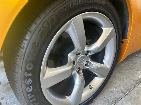 Used 2007 Nissan 350Z Touring RWD image 9