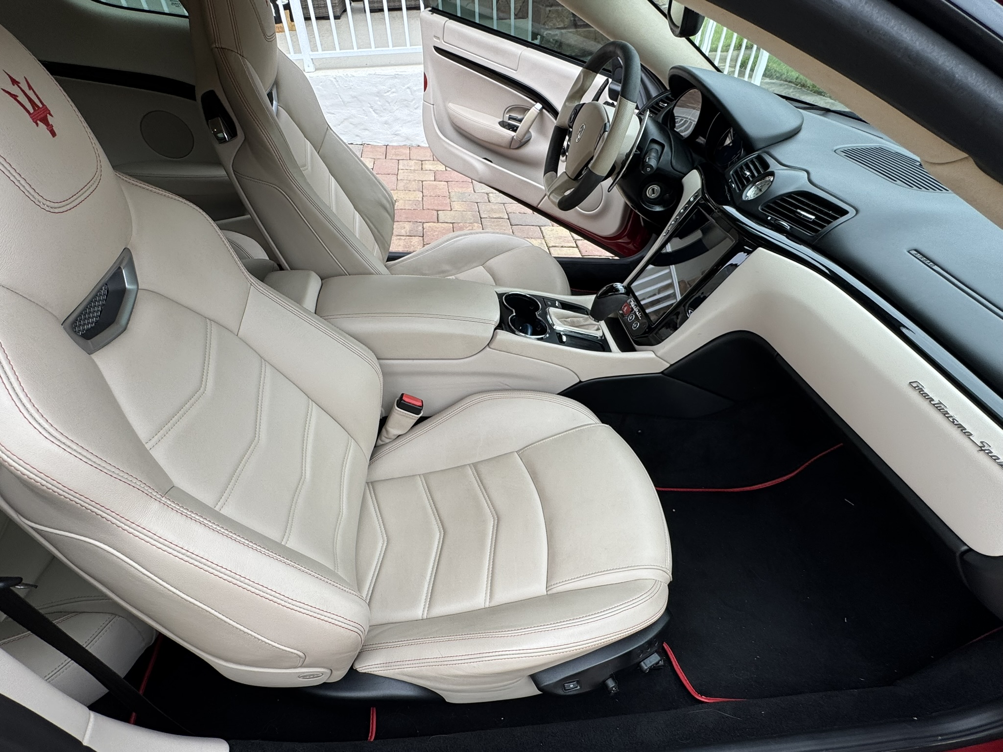 Used 2013 Maserati GranTurismo Sport RWD image 21