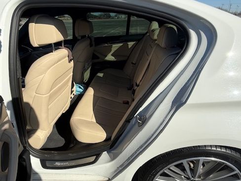 Used 2019 BMW 530i w/ Convenience Package image 17