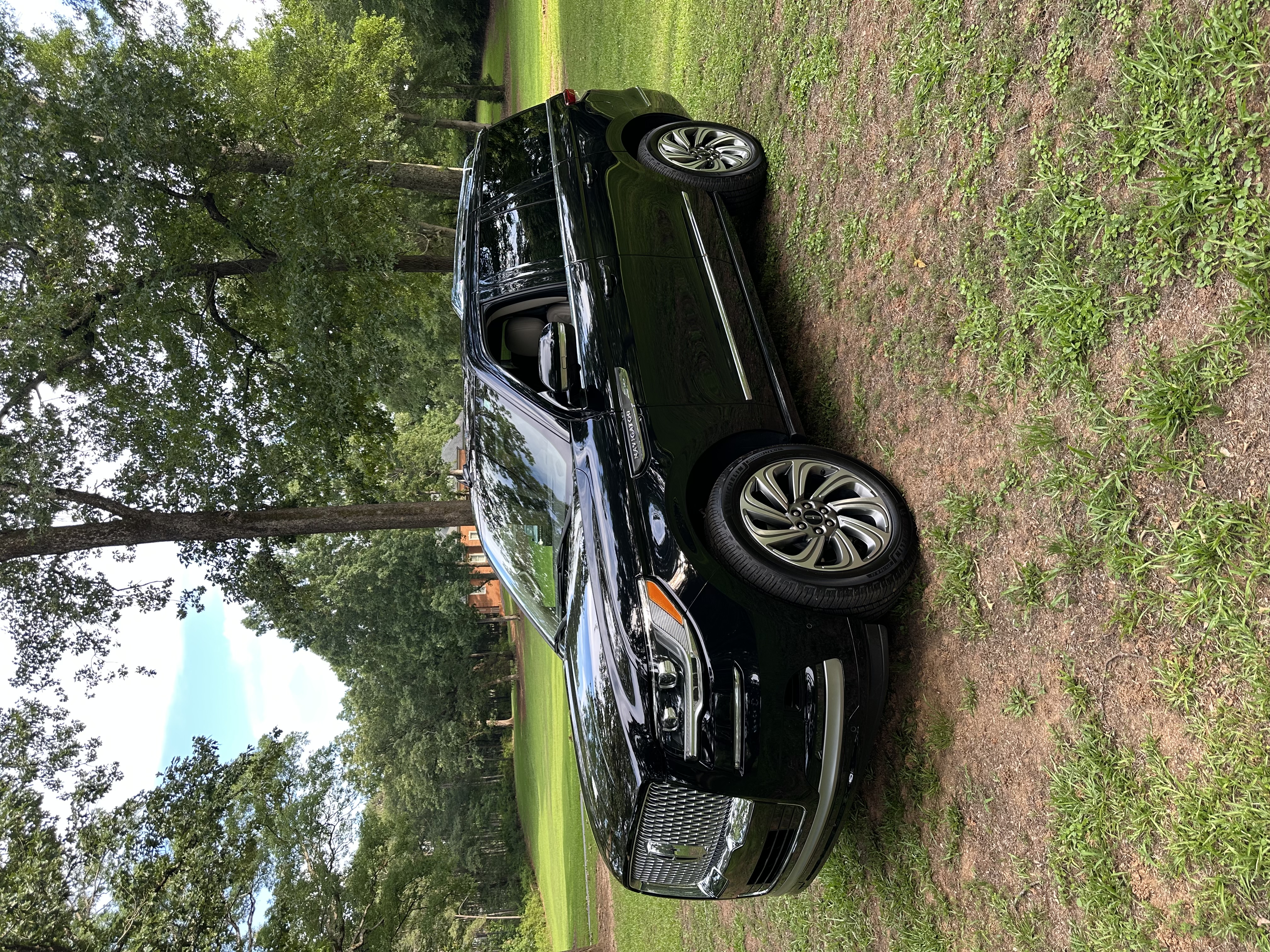 Used 2024 Lincoln Navigator Reserve AWD/4WD image 1