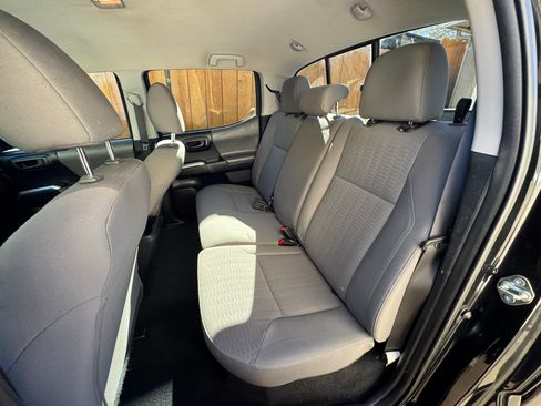 Used 2018 Toyota Tacoma SR5 image 9