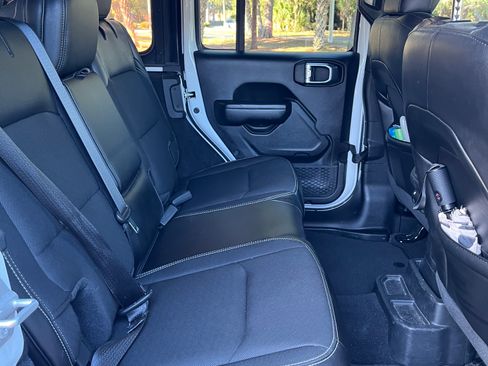 Used 2021 Jeep Wrangler Unlimited Sport AWD/4WD image 15