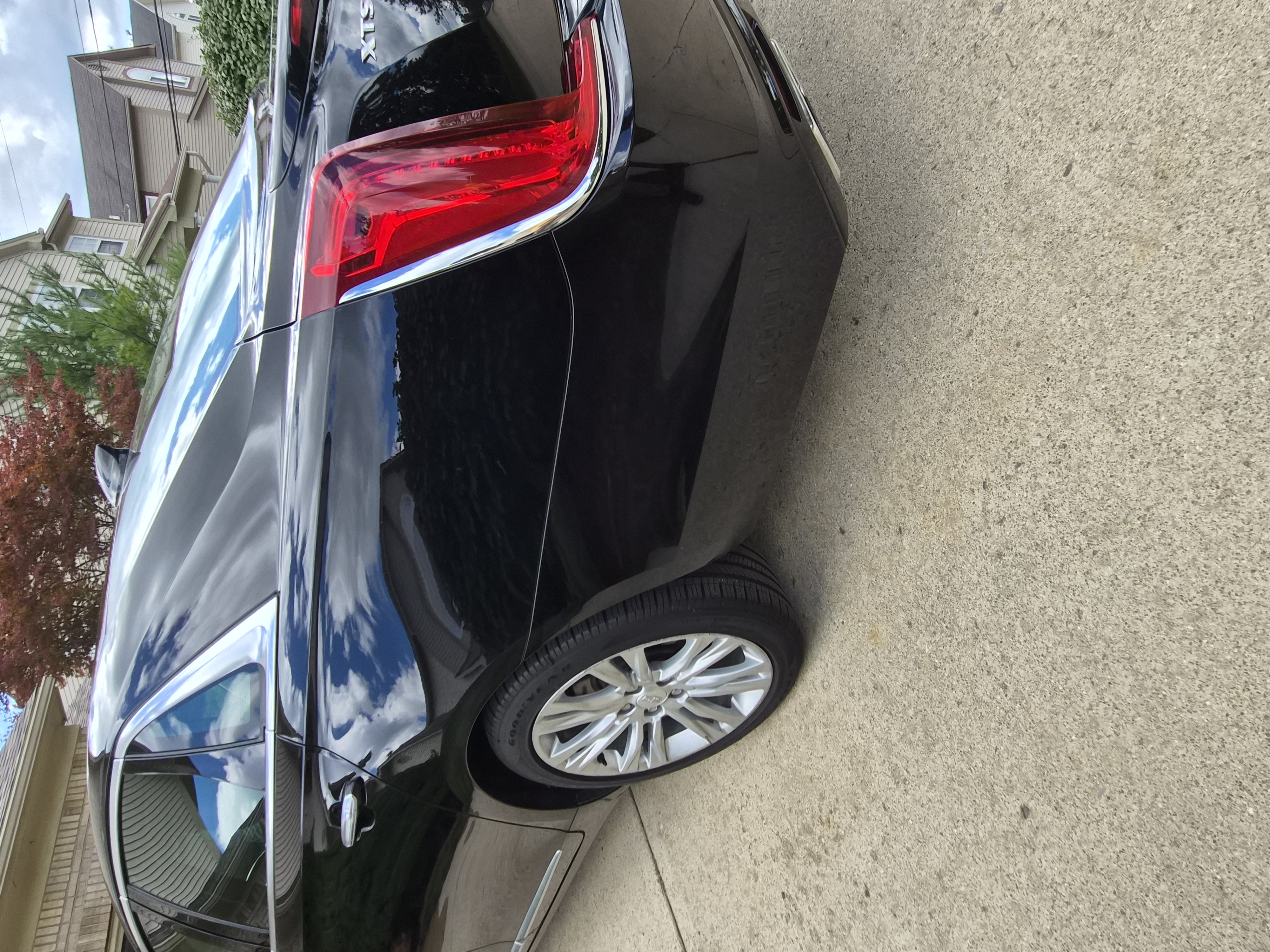 Used 2019 Cadillac XTS Luxury FWD image 1