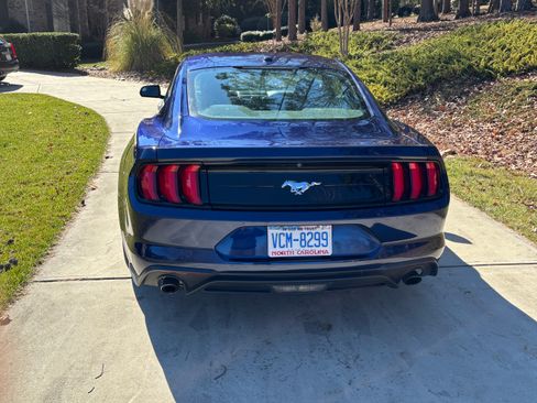 Used 2019 Ford Mustang Coupe image 5