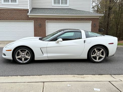 Used 2005 Chevrolet Corvette Coupe w/ Preferred Equipment Group image 5