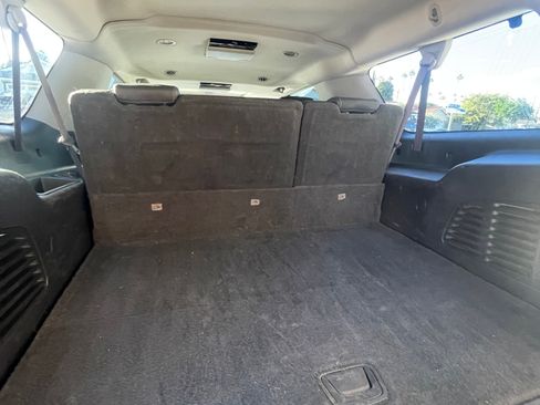 Used 2017 Chevrolet Suburban Premier image 9