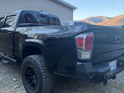 Used 2018 Toyota Tacoma SR5 image 4