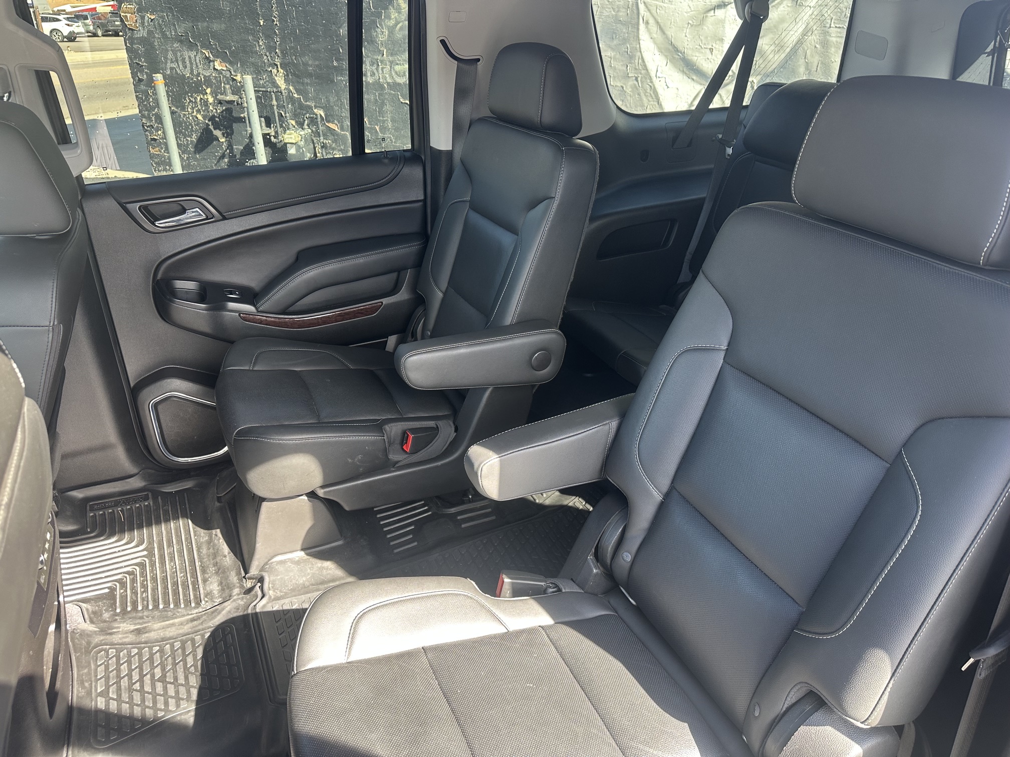 Used 2019 GMC Yukon XL SLT w/ Premium Edition AWD/4WD image 11