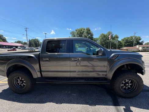 Used 2017 Ford F150 Raptor w/ Equipment Group 802A Luxury AWD/4WD image 8