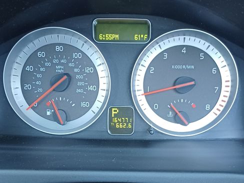 Used 2011 Volvo C70 T5 FWD image 14