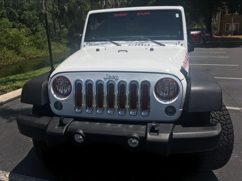 Used 2018 Jeep Wrangler Sport w/ Connectivity Group image 2