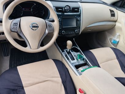 Used 2014 Nissan Altima 2.5 SV w/ Convenience Package